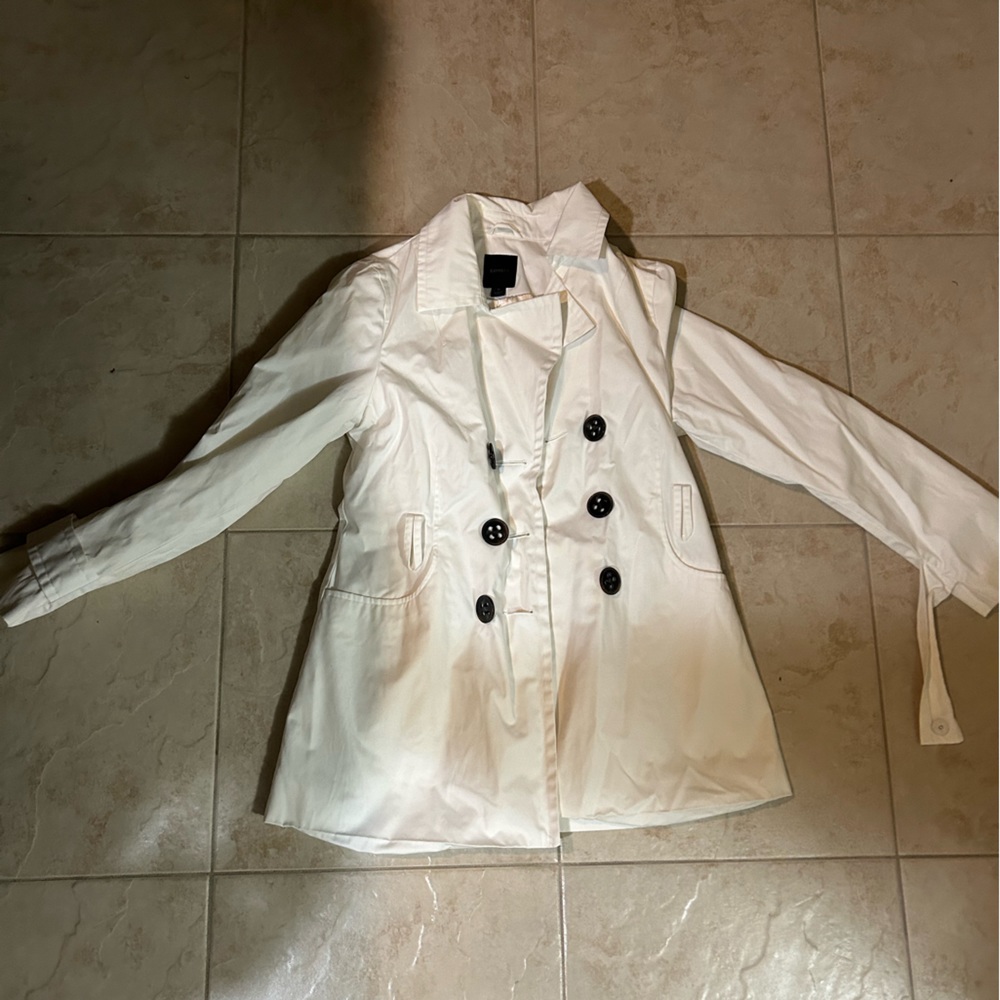 Women’s Jackets - Picture 7 of 10